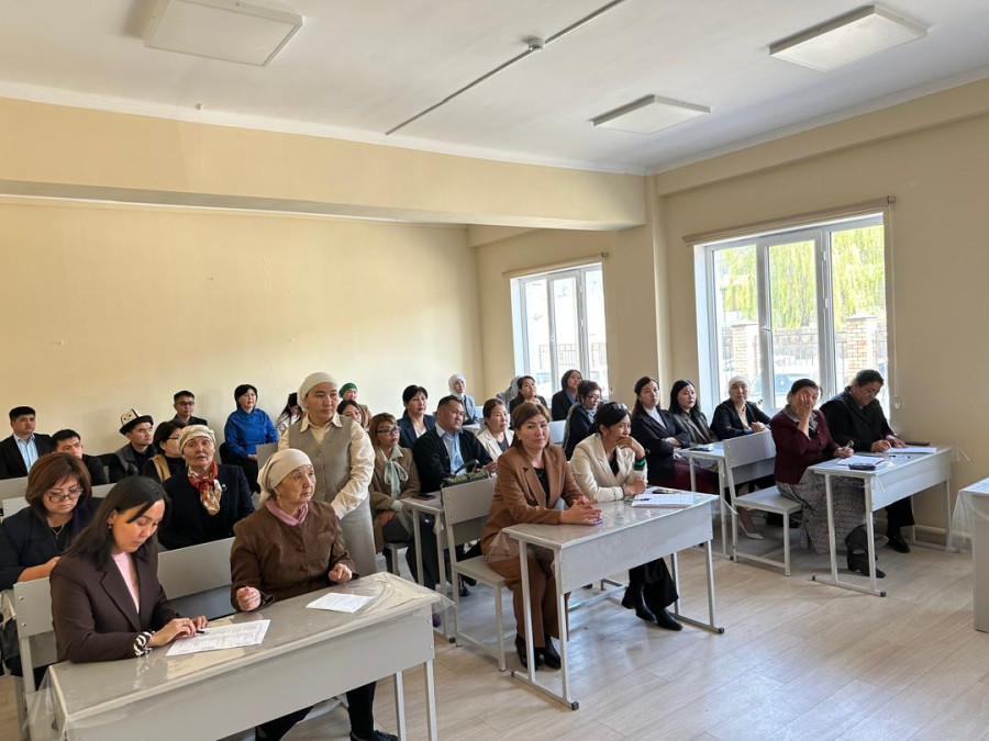 The Economics and Law College submitted the first half-year report for the 2024-2025 academic year