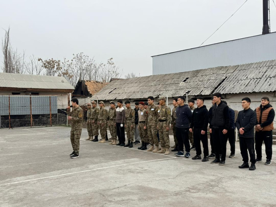 Жалал-Абад колледжинде Ооган согушунун 37 жылдыгына карата аскердик-спорттук таймаш өткөрүлдү