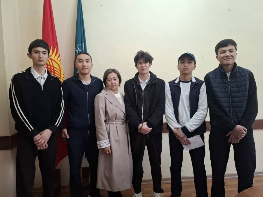 Экономика ПЦКсынын 3-курс студенттери мамлекеттик практикага жөнөтүлдү