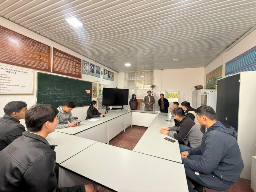 АТИнин В-1-22 тайпасынын студенттери өндүрүштүк-врачтык практикага жөнөтүлдү