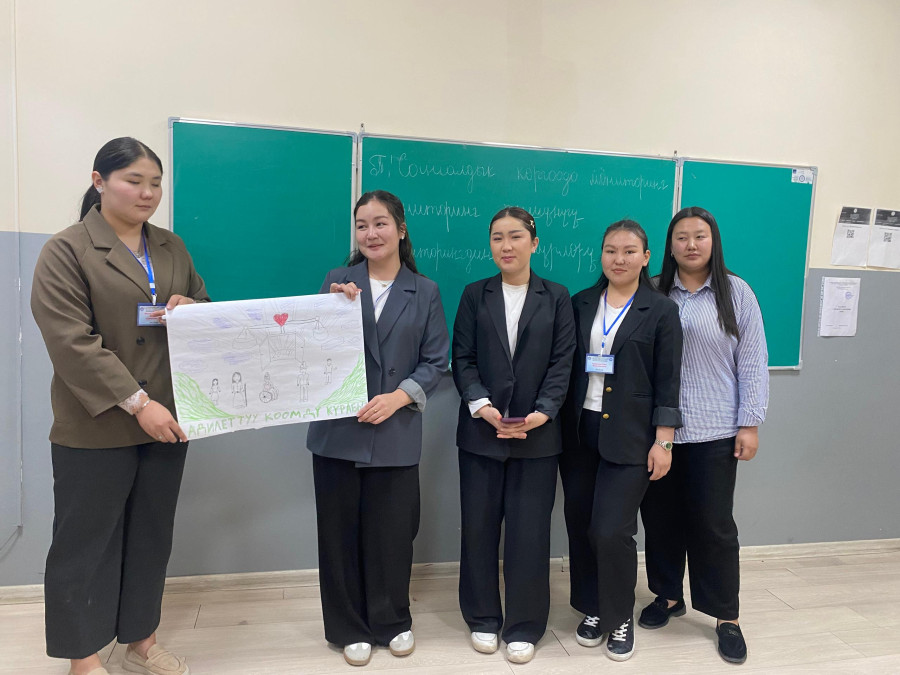 Социалдык адилеттүүлүк айлыгынын алкагында куратордук саат