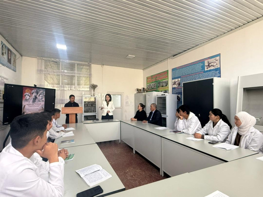 «Азыркы Кыргыз мамлекеттүүлүгүн түптөгөн аталар" аттуу темада тегерек стол уюштурулуп өткөрүлдү