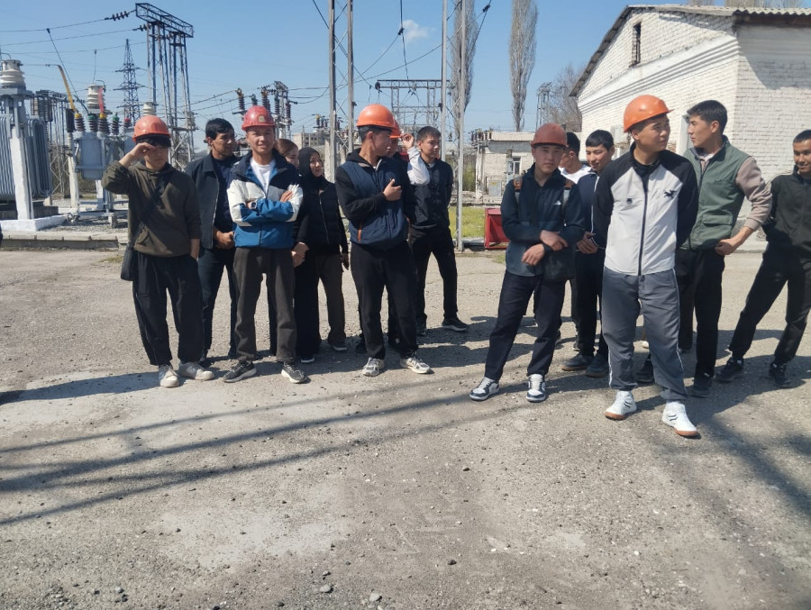 Жумуш ордунда окутуу: көмөк чордонунда колдонулган электротехникалык материалдар менен таанышуу