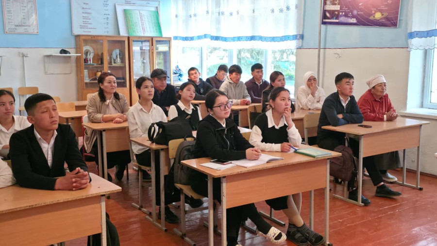 БАС кафедрасы окуучулар менен жолугушуу өткөрдү