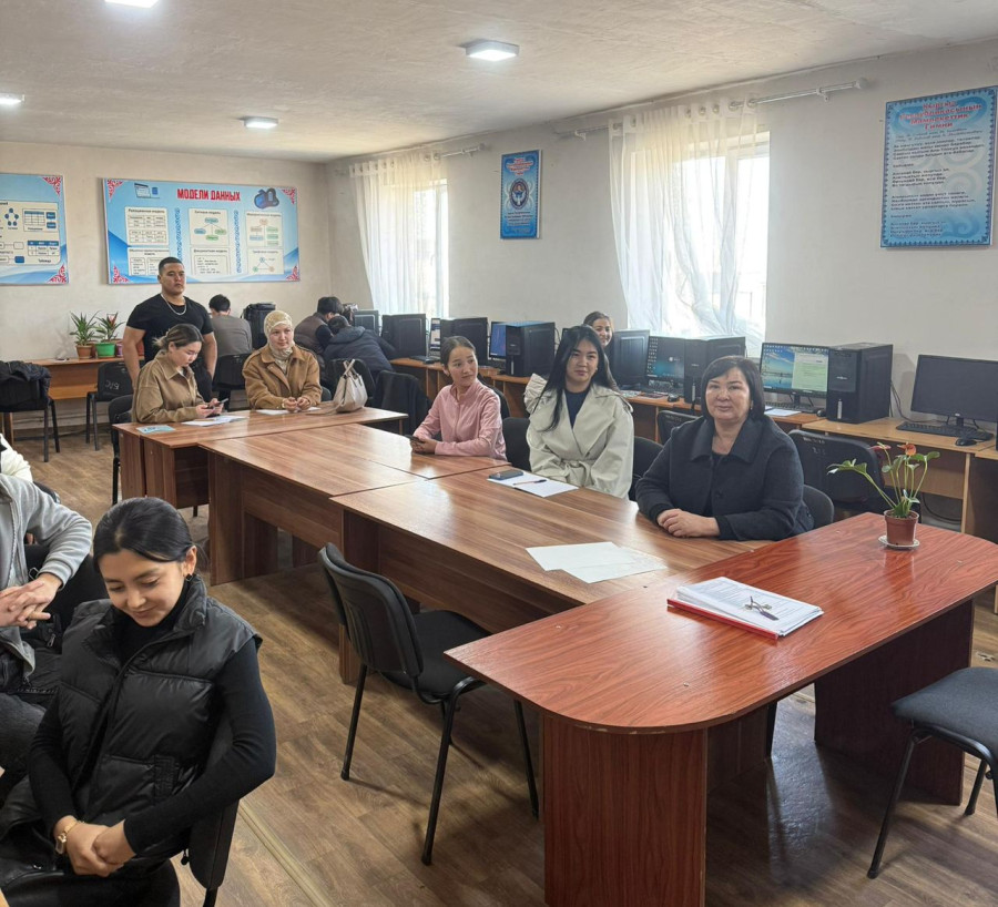 “Коррупциянын алдын алуу жолдору” темасында куратордук саат өткөрүлдү