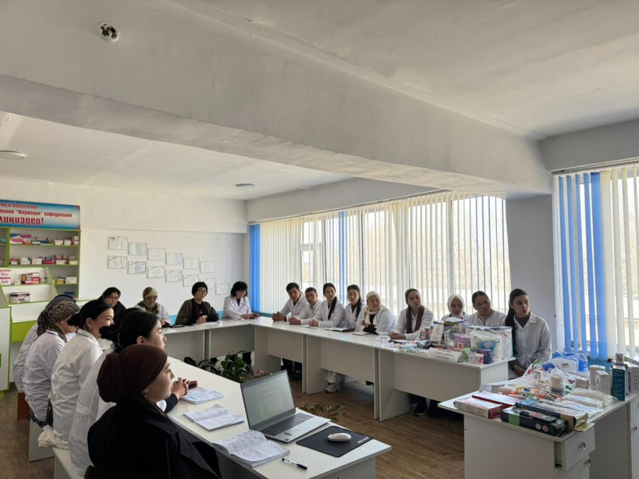 Практика и экспертиза: открытое занятие на кафедре «Фармация»