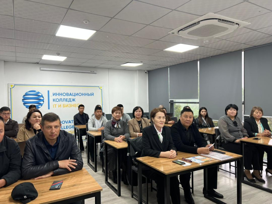 A Meeting with Graduates Was Held at the ASU Department