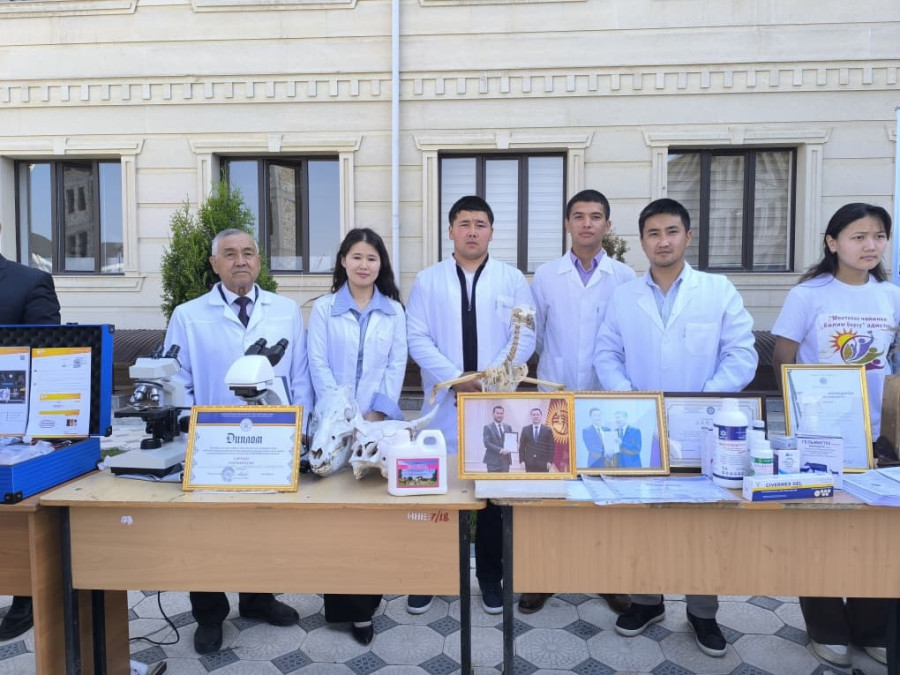 ЖАГУдагы Ачык эшиктер күнүнө АТИ катышты