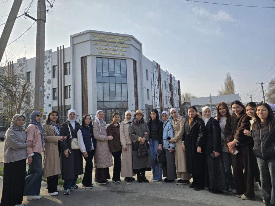 Белгилүү сүрөтчүлөр жана алардын чыгармалары.