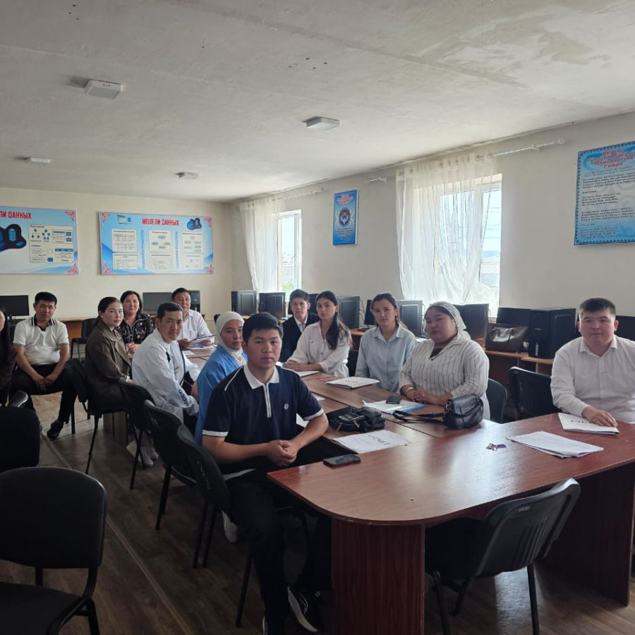Студенты группы ИЭТс-1-21 успешно защитили отчёты по предквалификационной практике