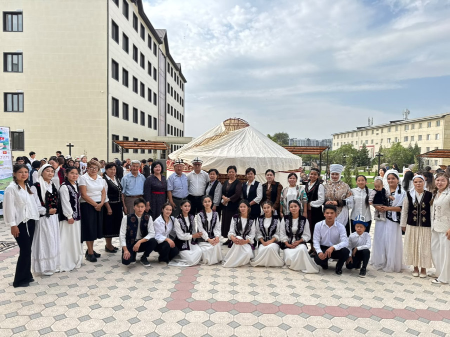 Мамлекеттик тил күнүнө арналган иш-чара өткөрүлдү