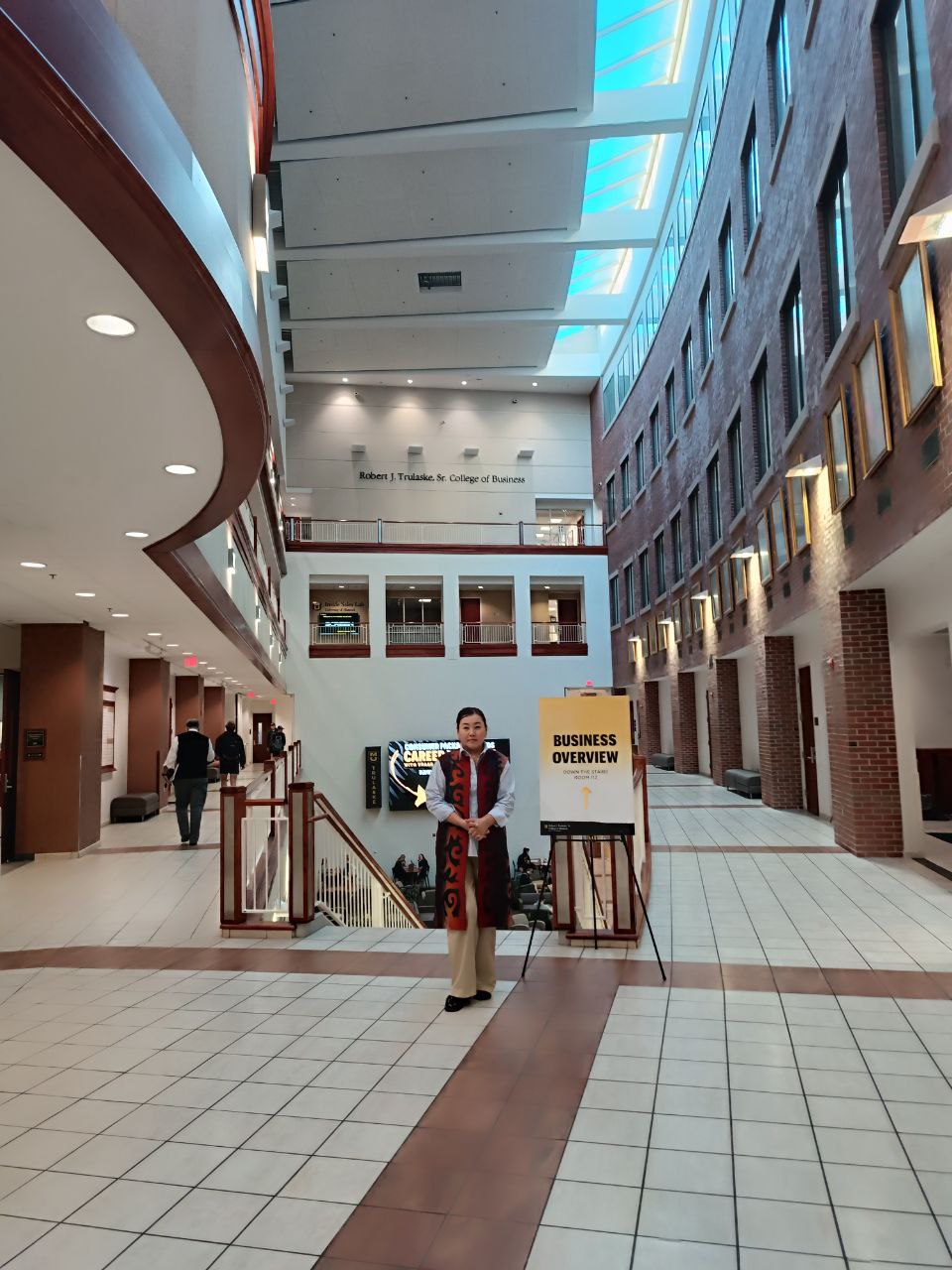 photo_5413352307611005476_y