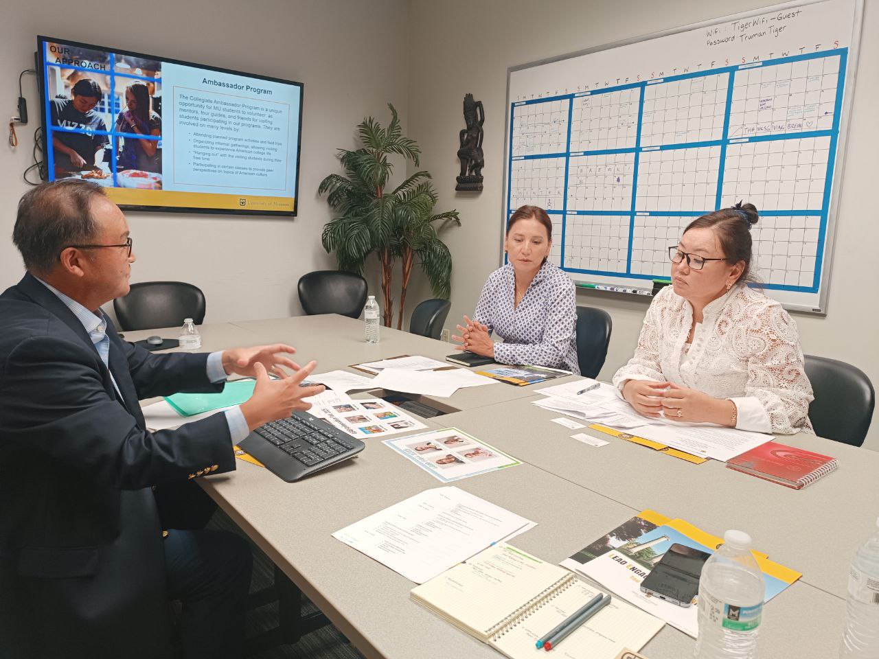 photo_5413352307611005465_y