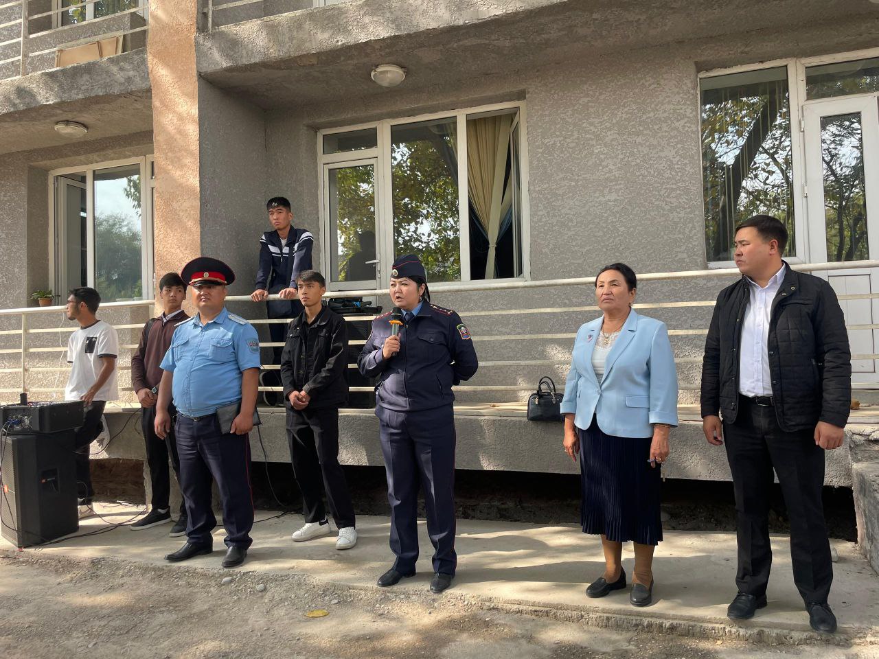 photo_5418044950223910995_y