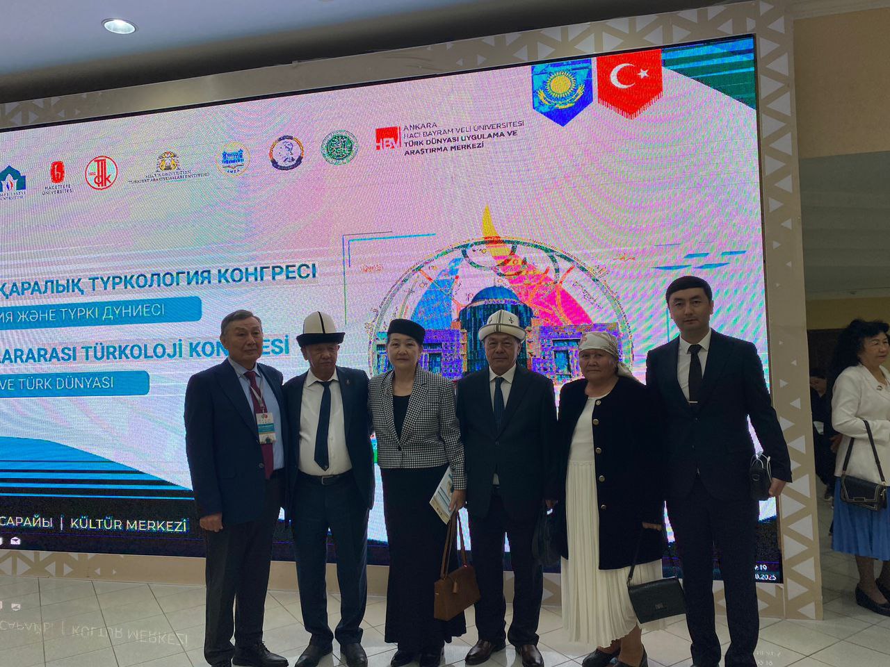 photo_5420432994990160187_y