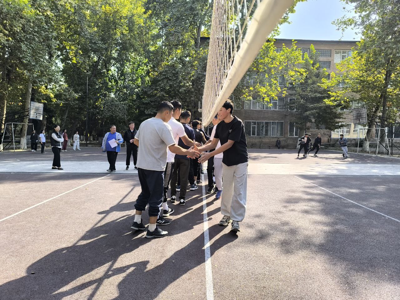 photo_5422533431566402054_y