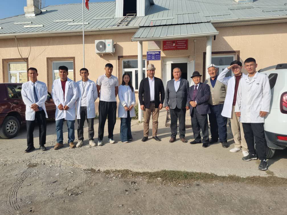 photo_5433671853722959942_y