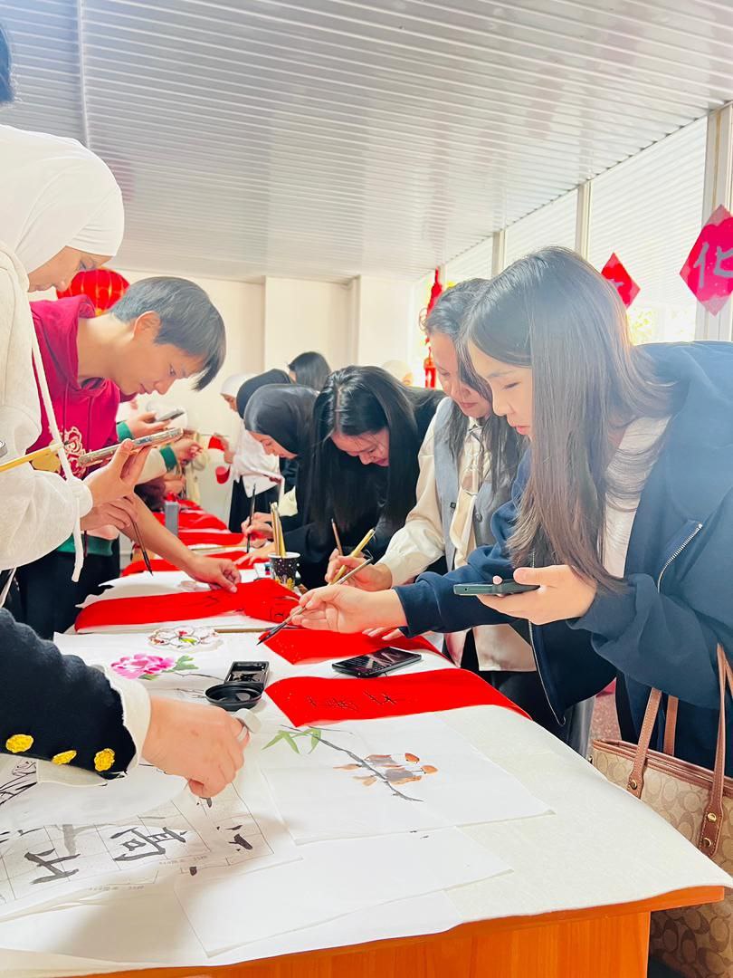 photo_5440553057051080459_y