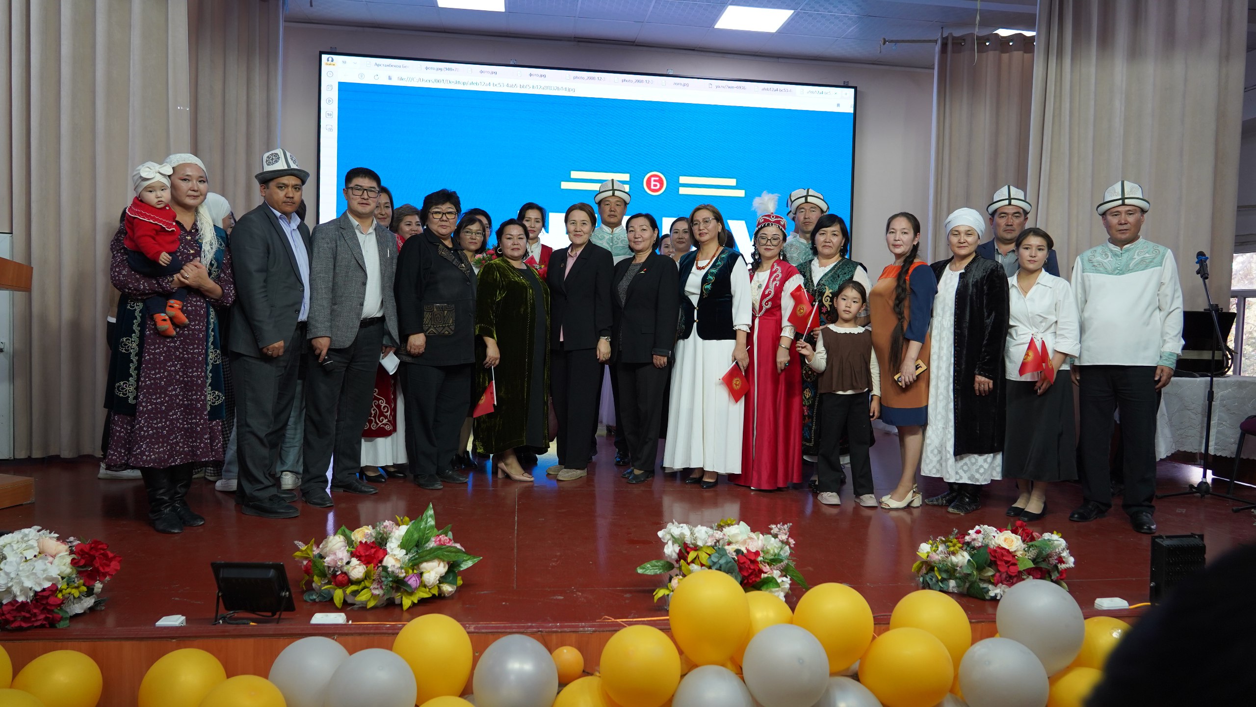 photo_5447266176834075407_w