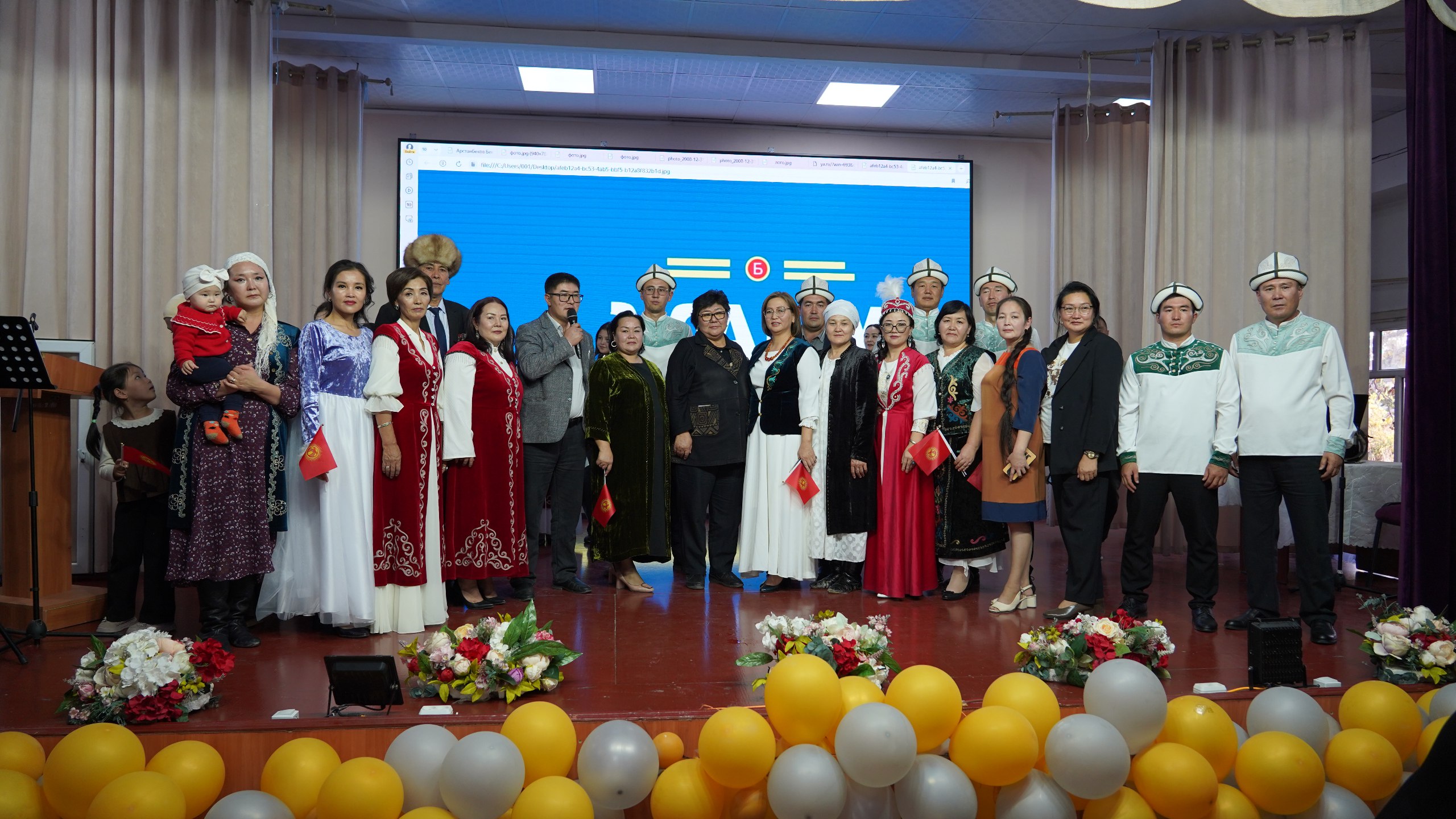 photo_5447266176834075438_w