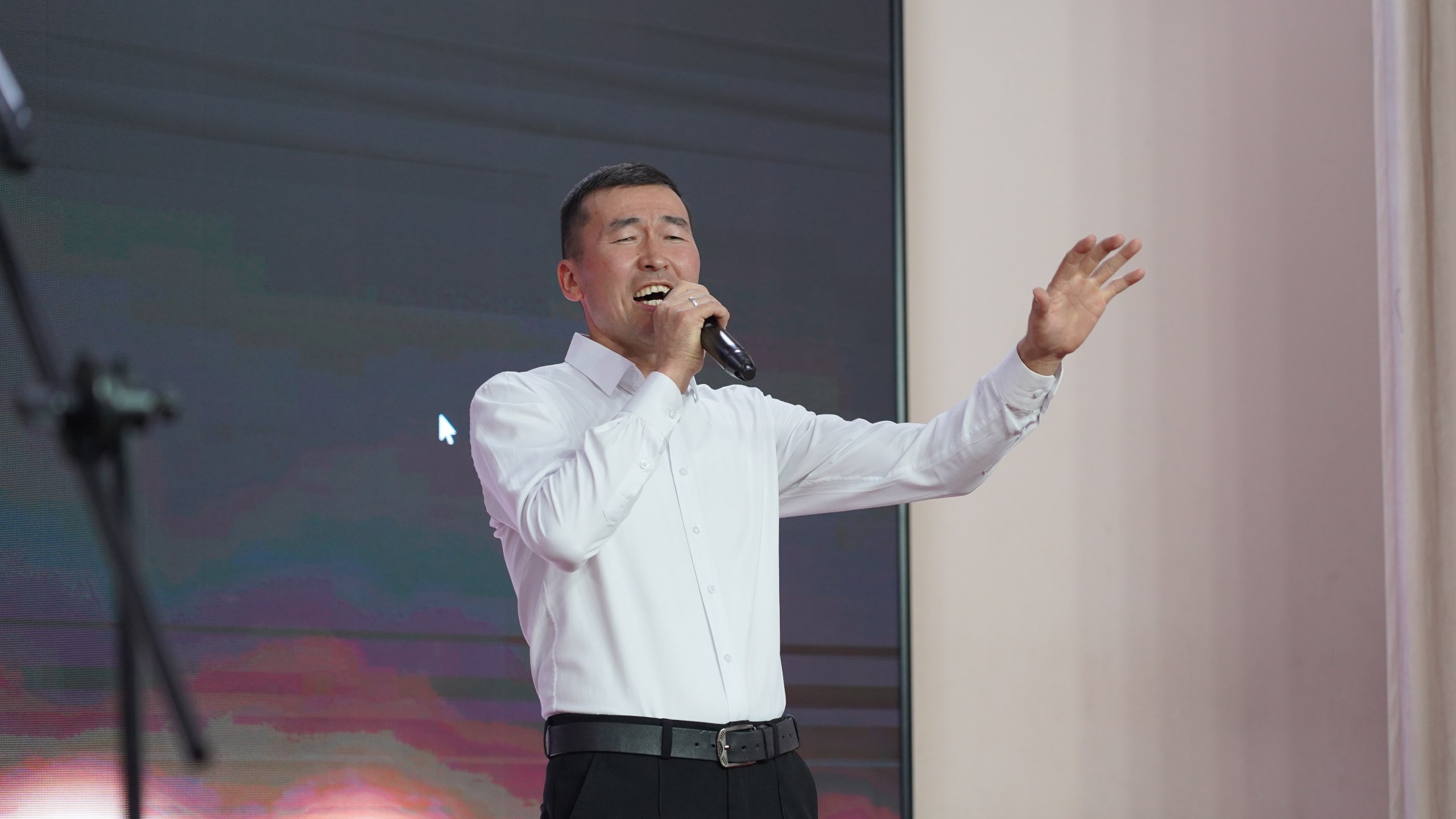 photo_5447266176834075437_w