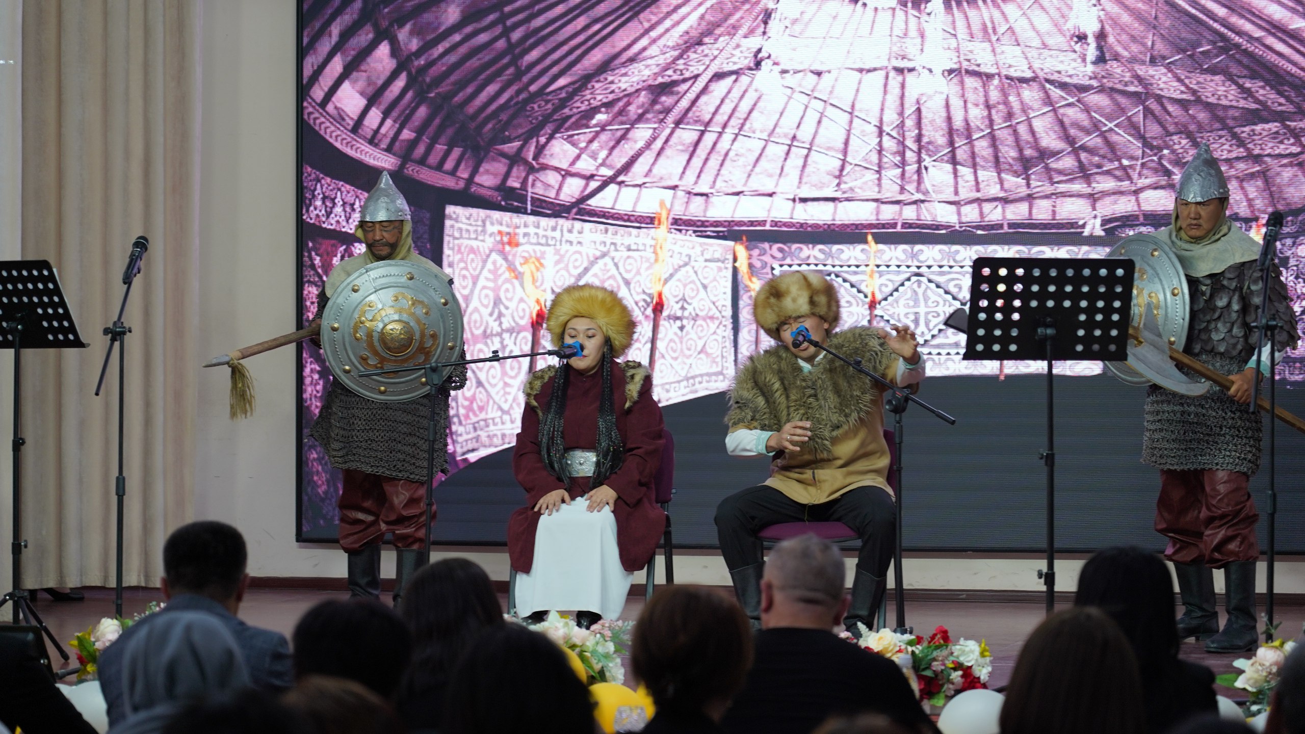 photo_5447266176834075436_w