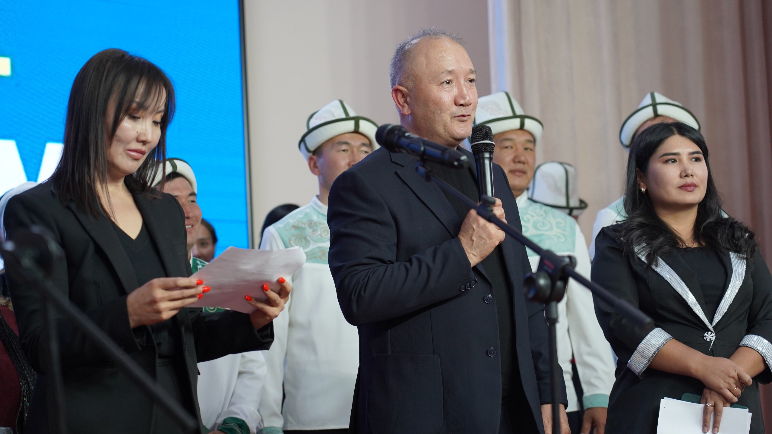 photo_5447266176834075396_w