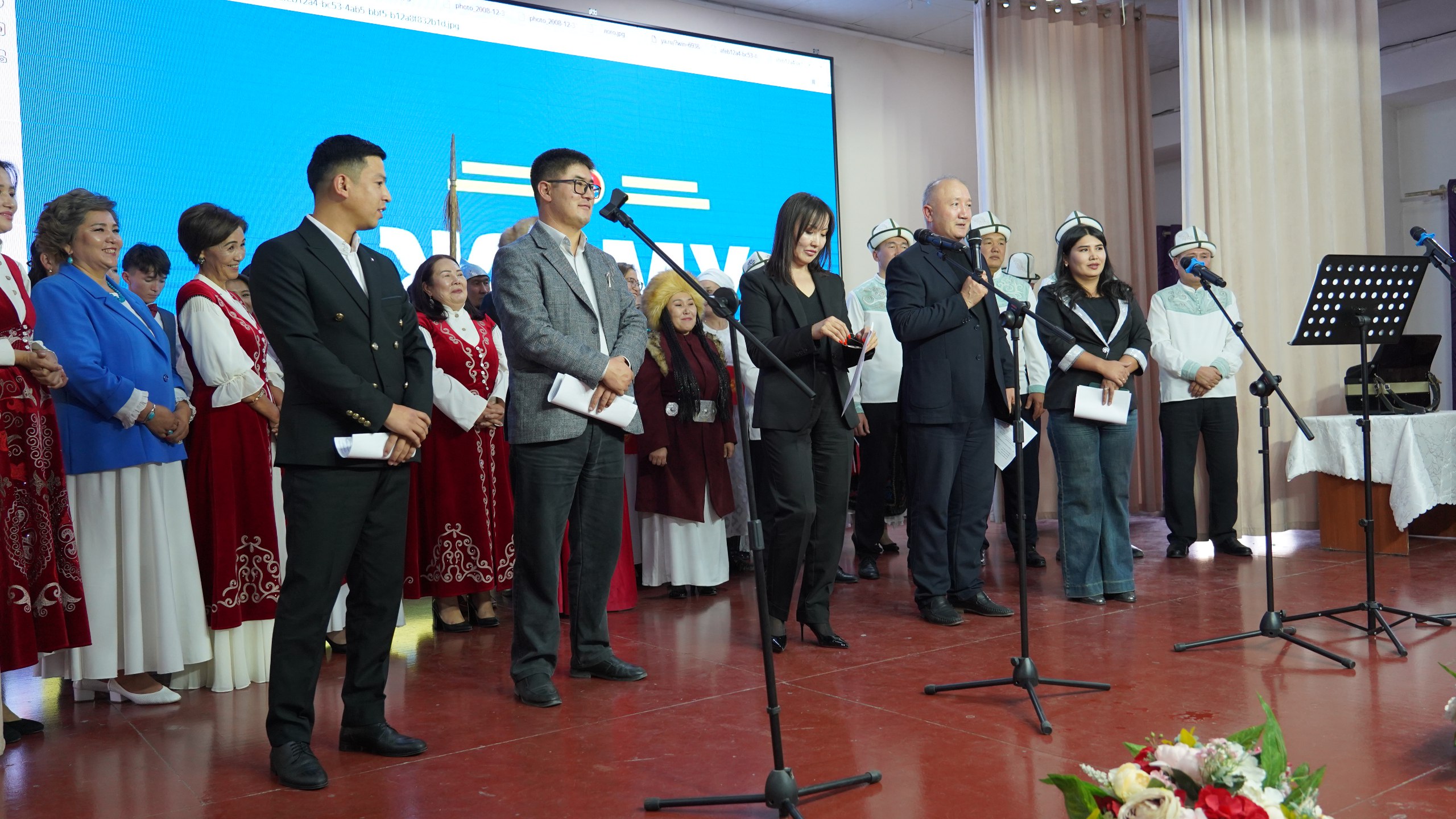 photo_5447266176834075394_w