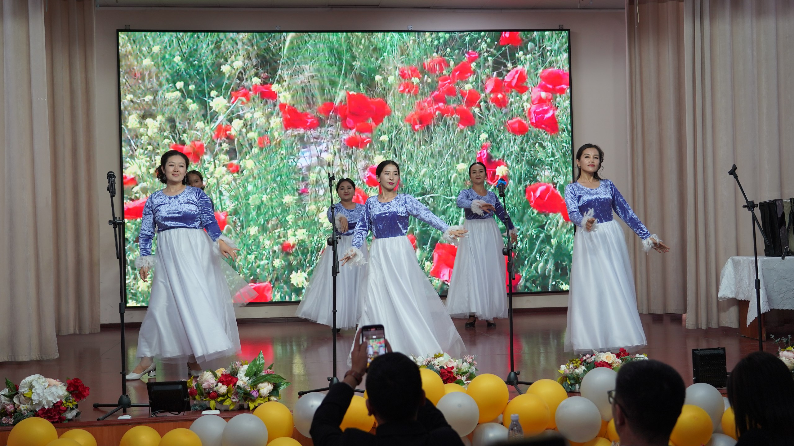 photo_5447266176834075400_w