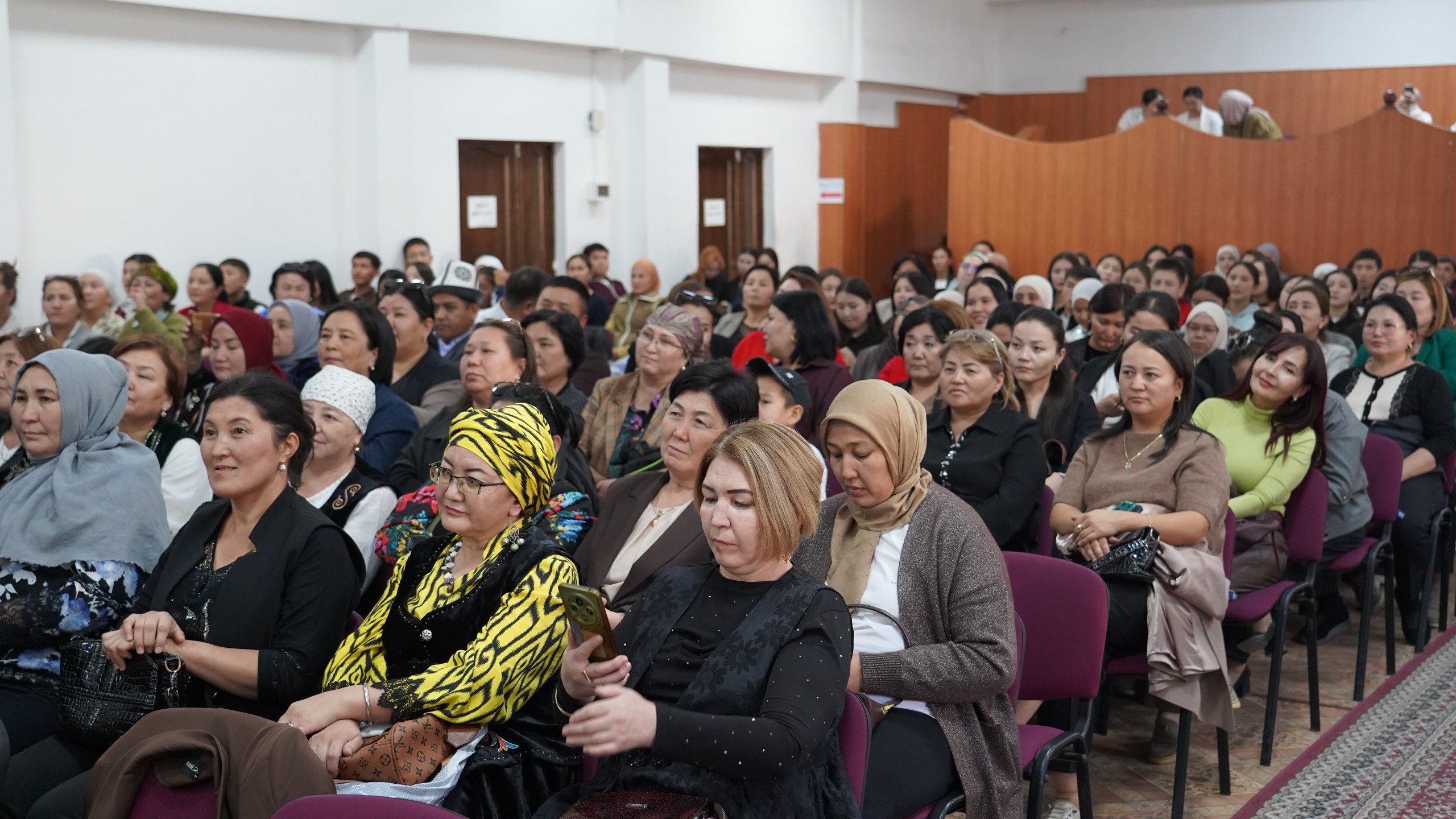 photo_5447266176834075409_w