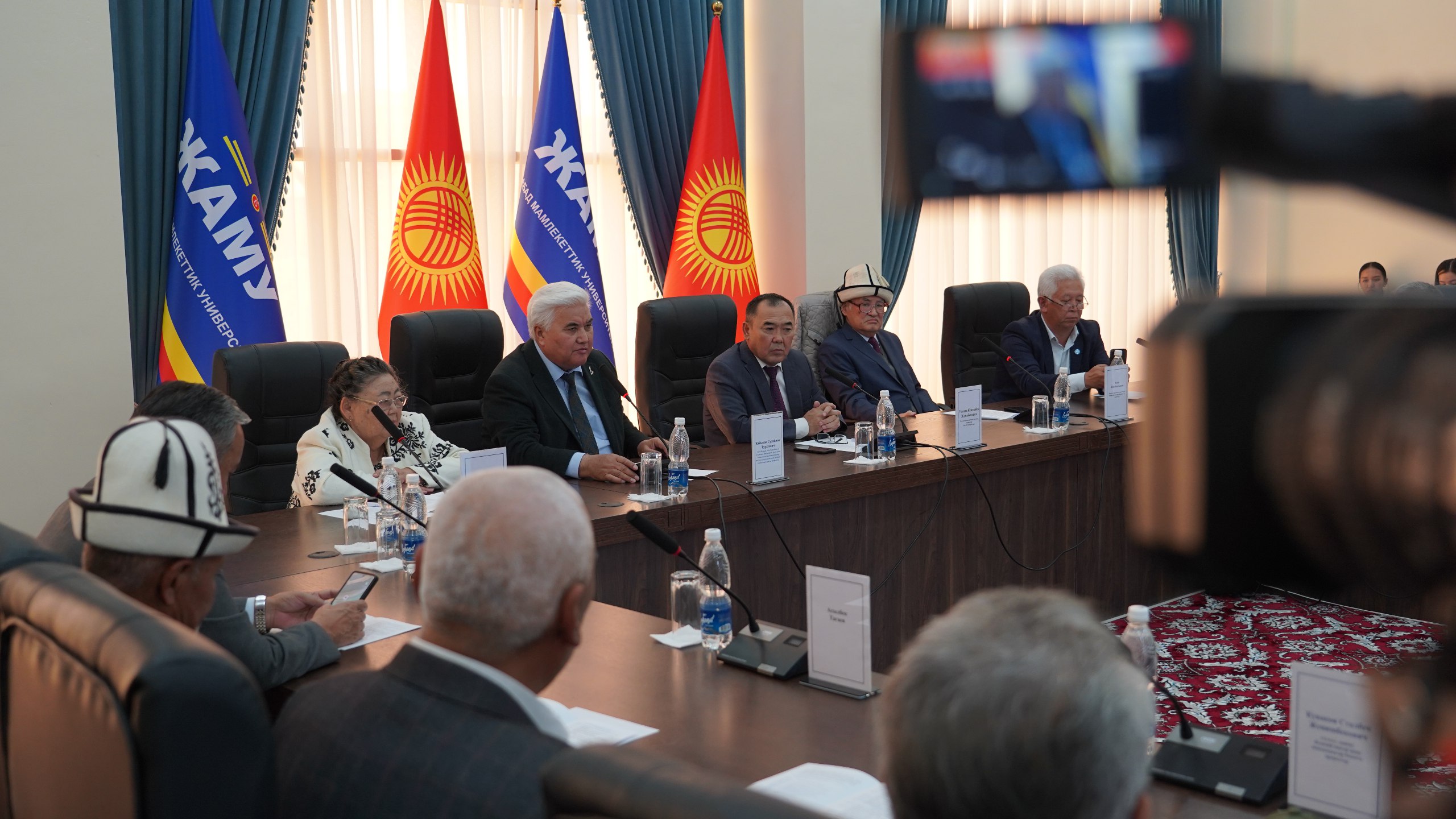 photo_5454158894969518550_w