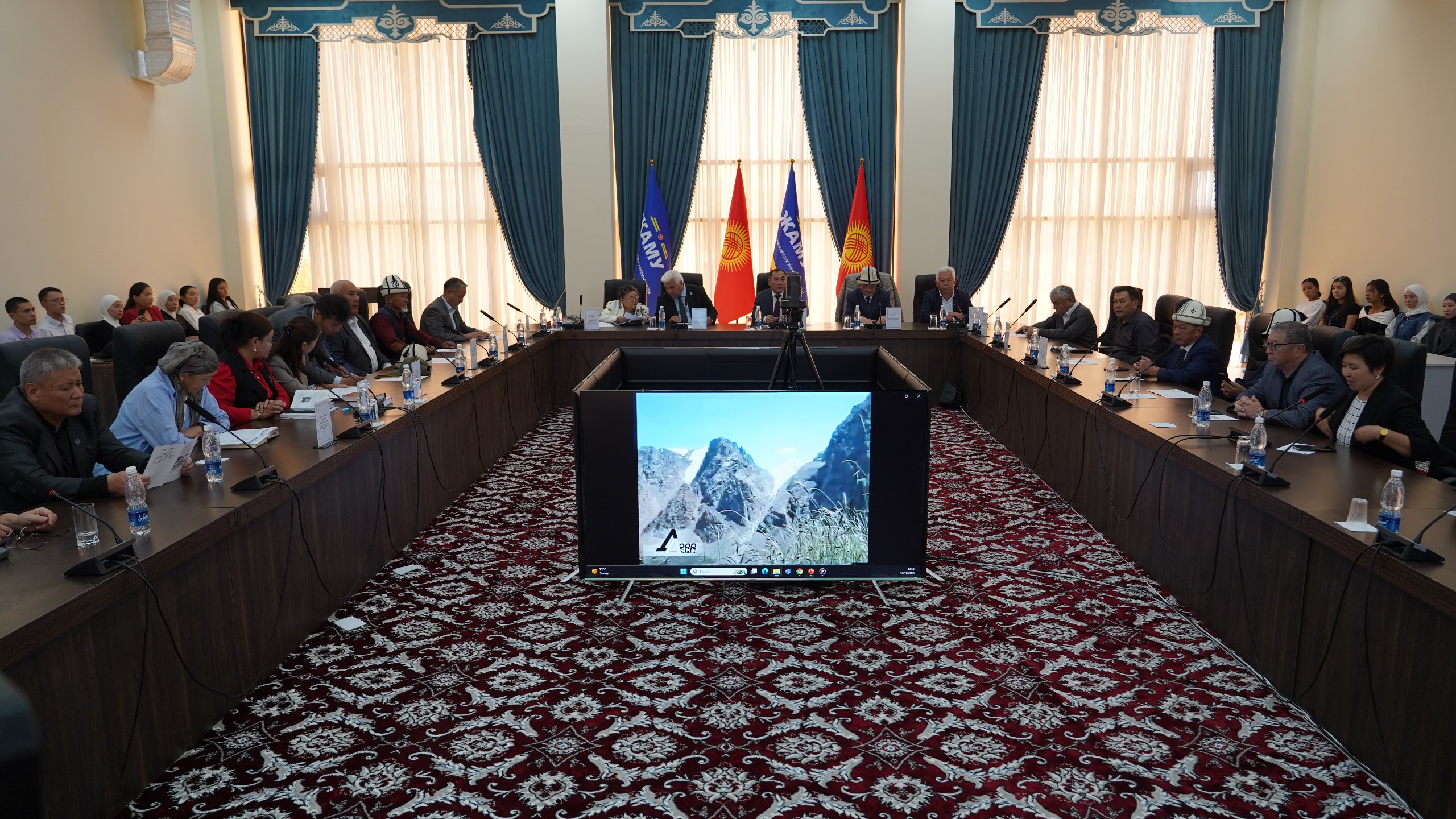 photo_5454158894969518554_w