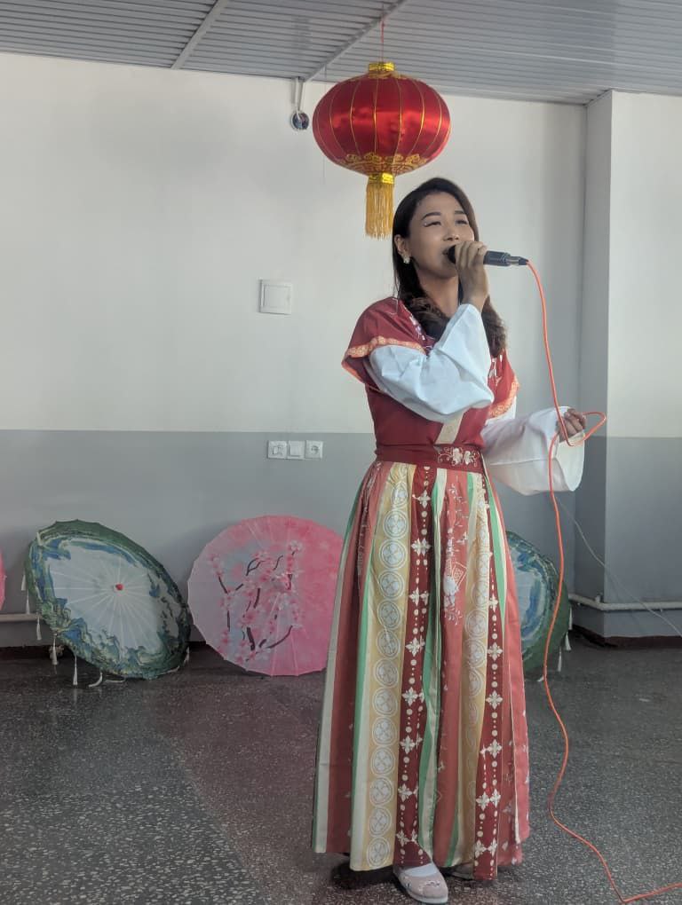 photo_5454066583237427092_y