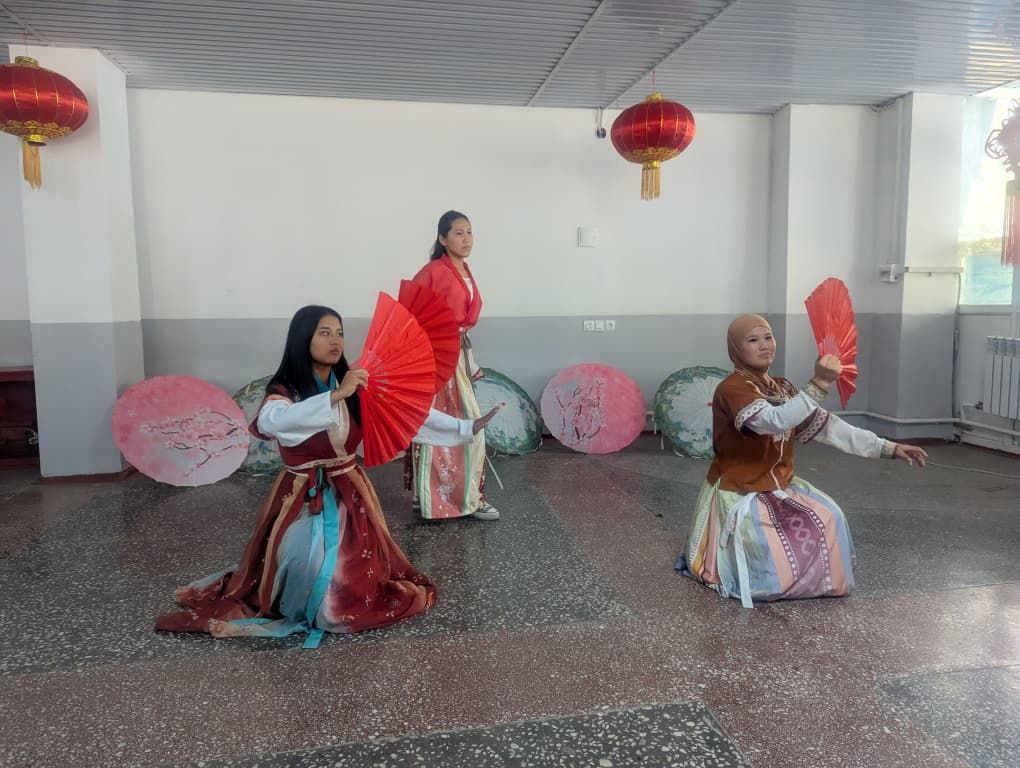 photo_5454066583237427085_y