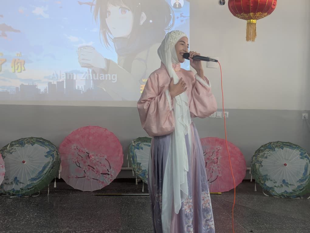 photo_5454066583237427076_y