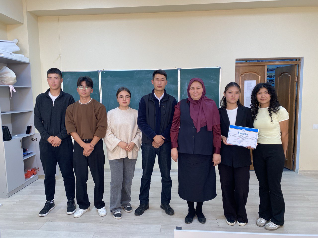 photo_5460868175051749060_y