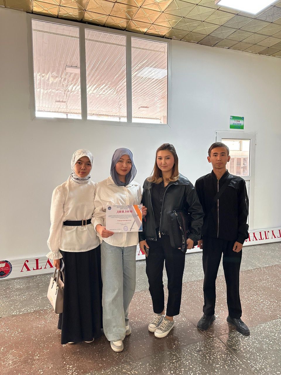 photo_5472142258045319848_y