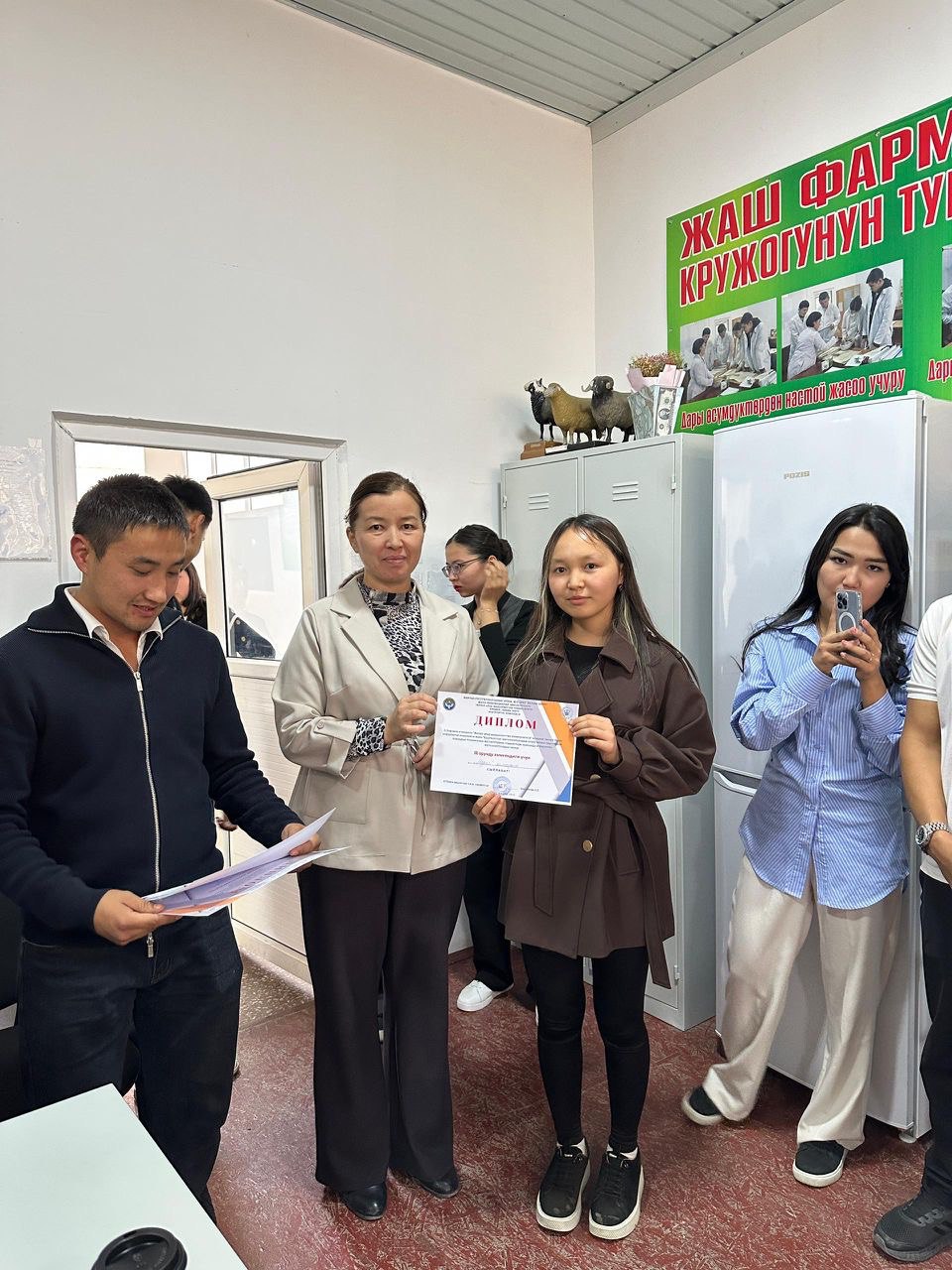 photo_5472142258045319846_y