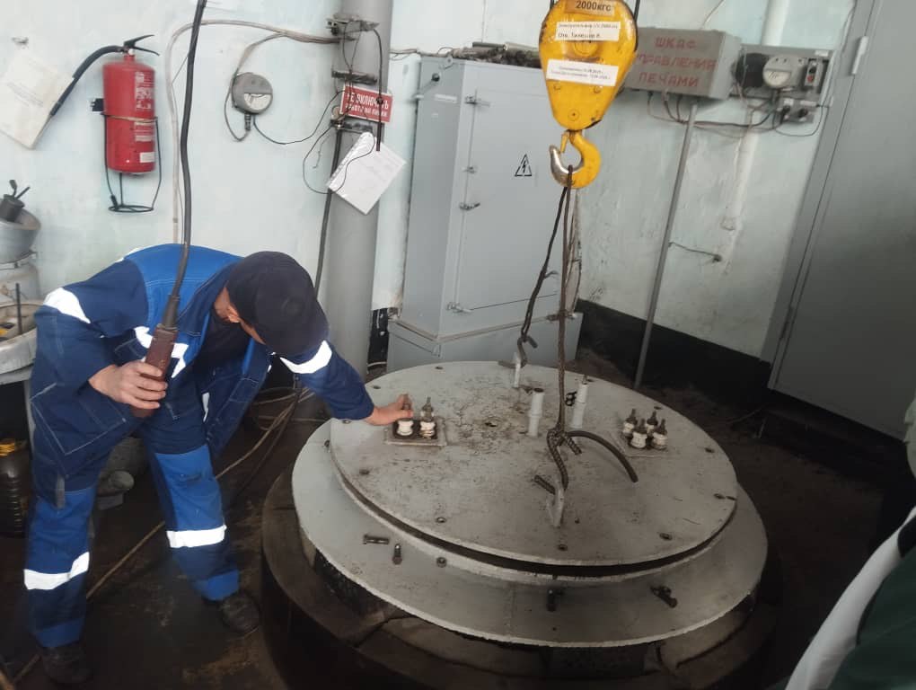 photo_5472142258045319859_y