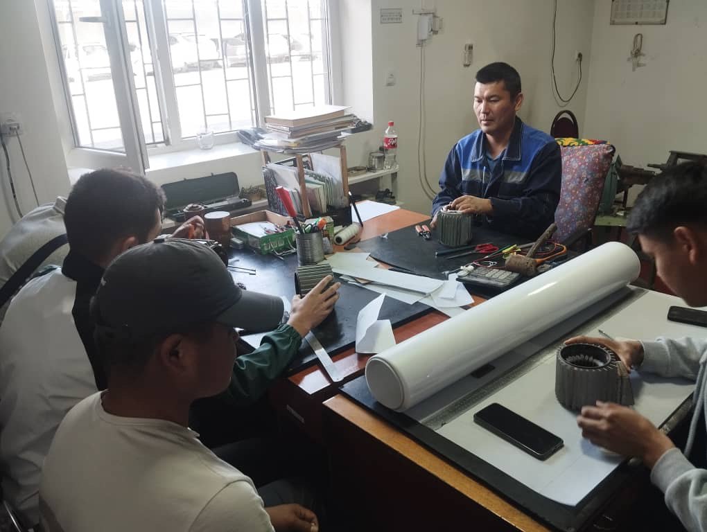 photo_5472142258045319869_y