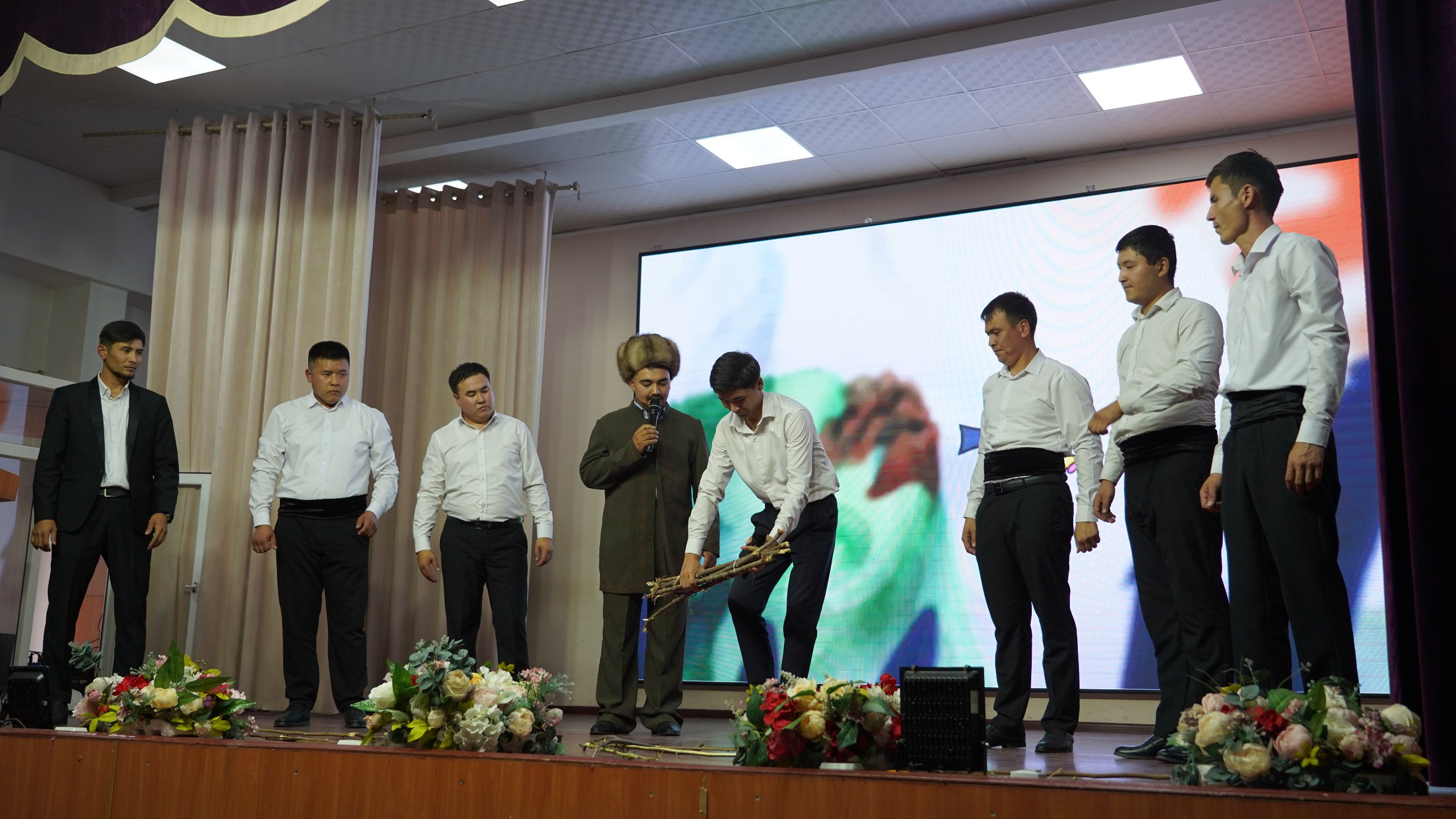 photo_5195358394939209599_w