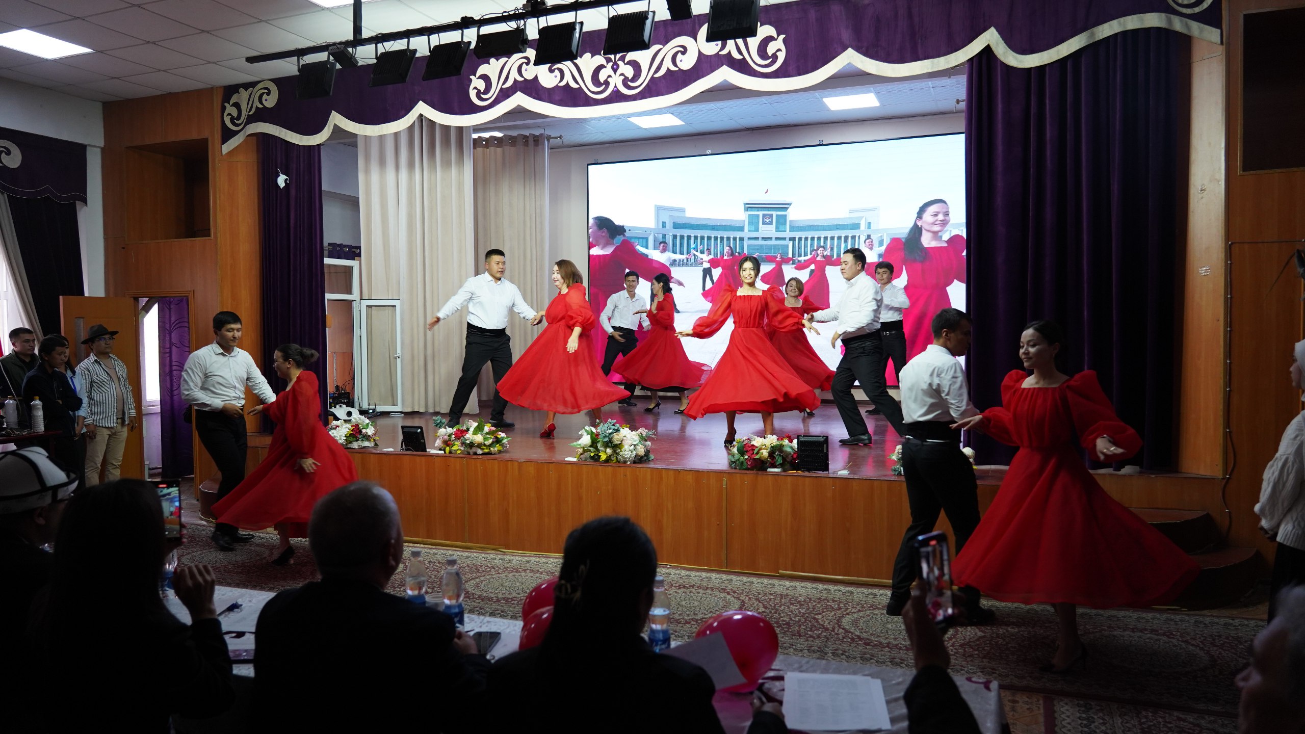 photo_5195358394939209598_w