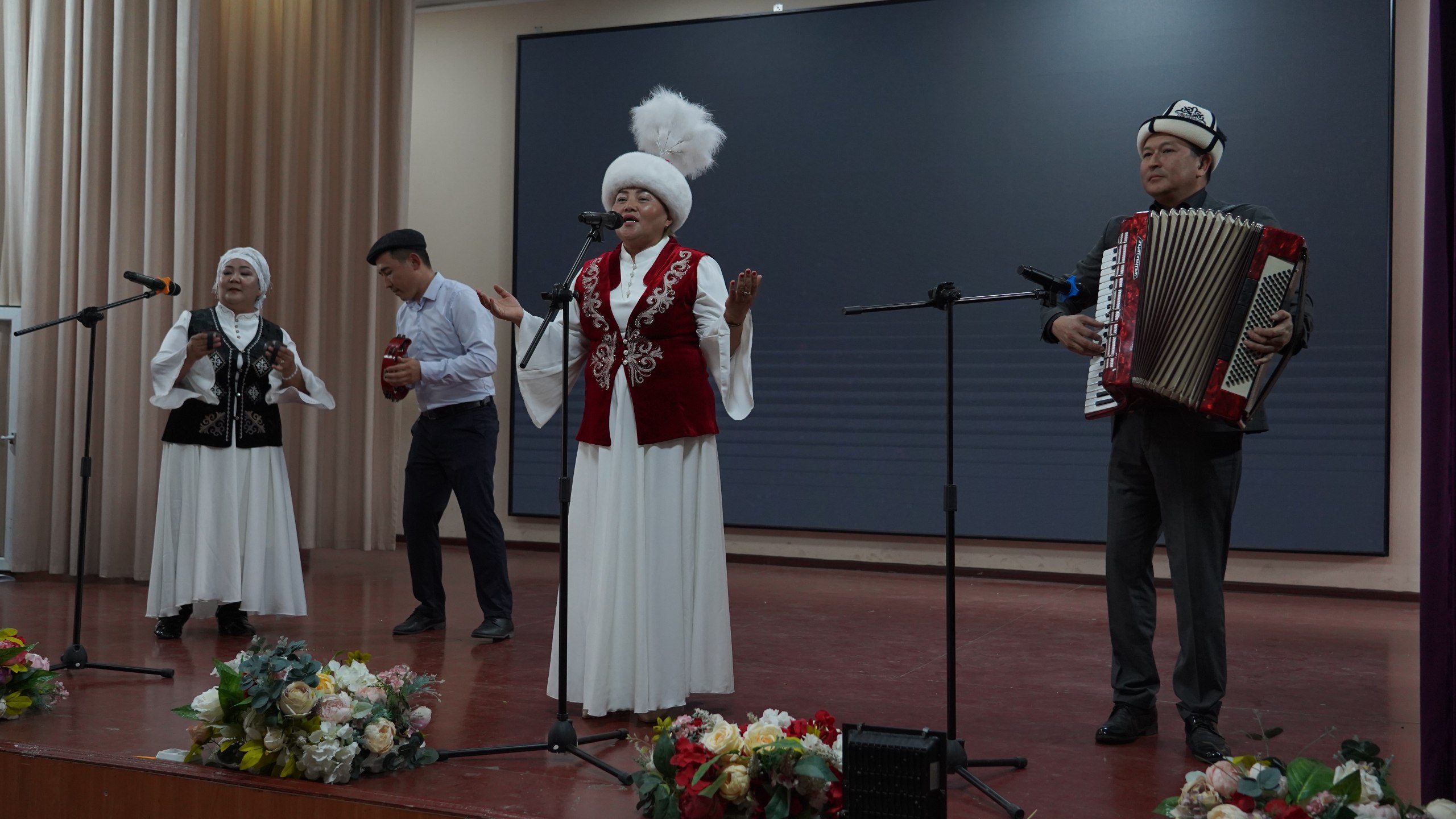 photo_5195358394939209593_w