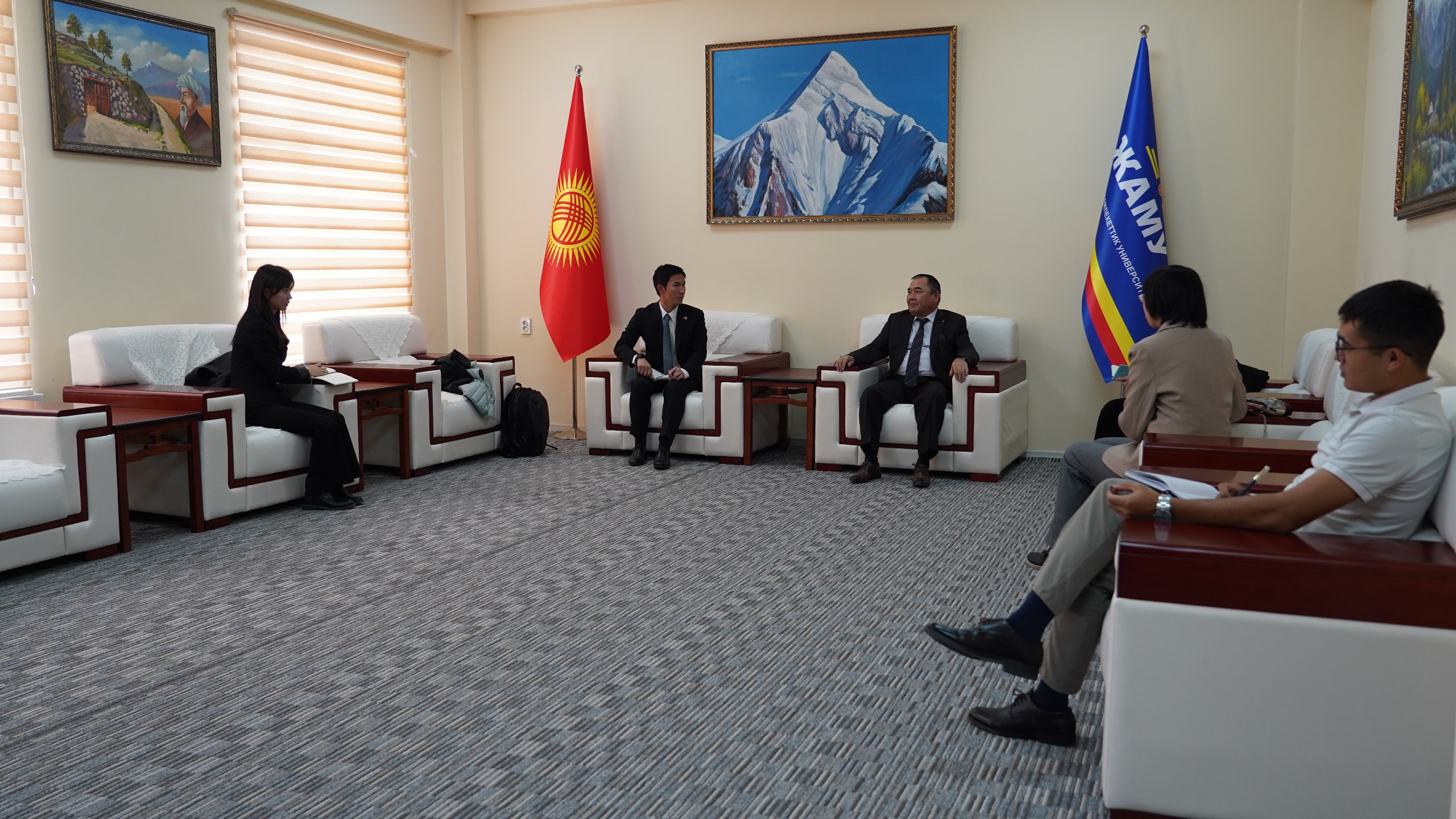 photo_5217435566226477495_w