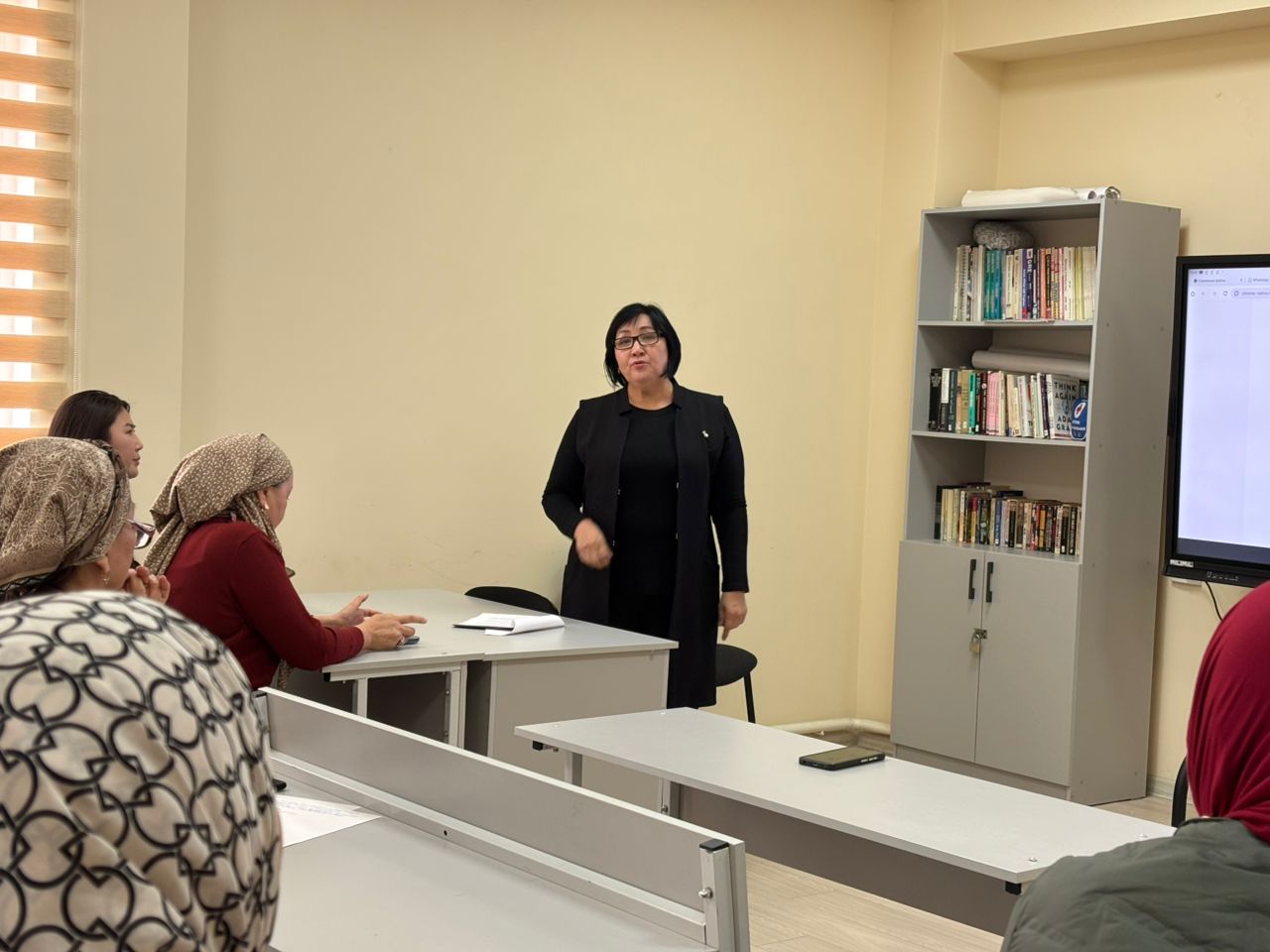 680c9933-f58f-438e-a1a6-442b3014f8be