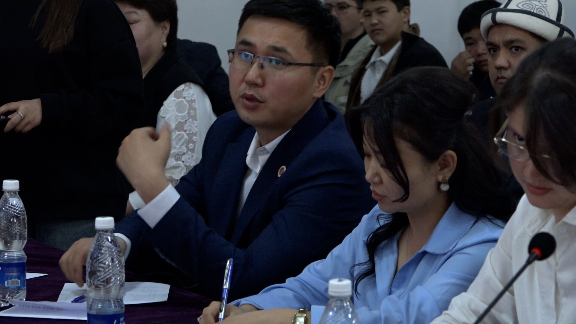 Эл аралык конференция 21-11-25.00_07_25_18.Still017