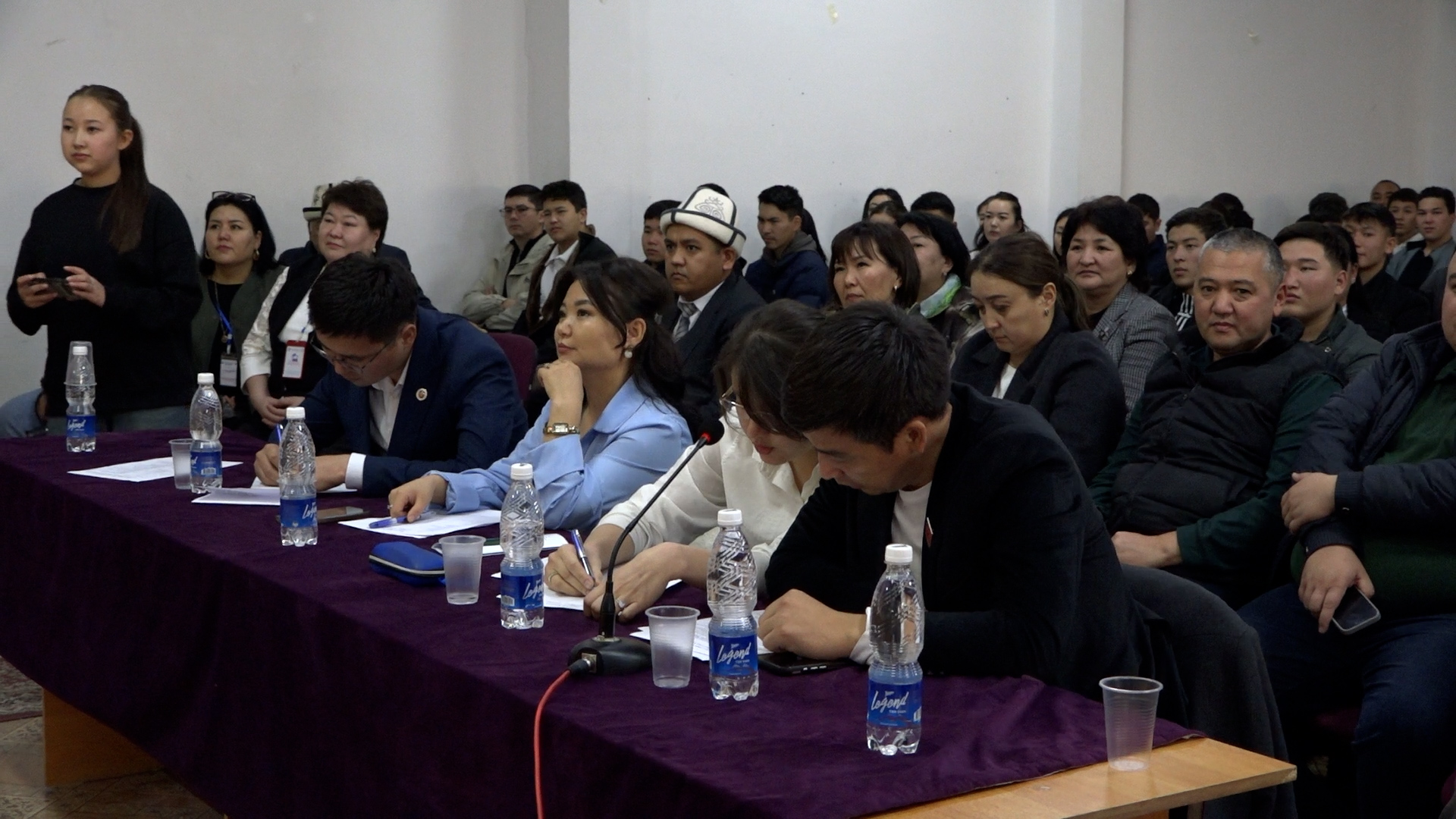 Эл аралык конференция 21-11-25.00_07_30_19.Still003