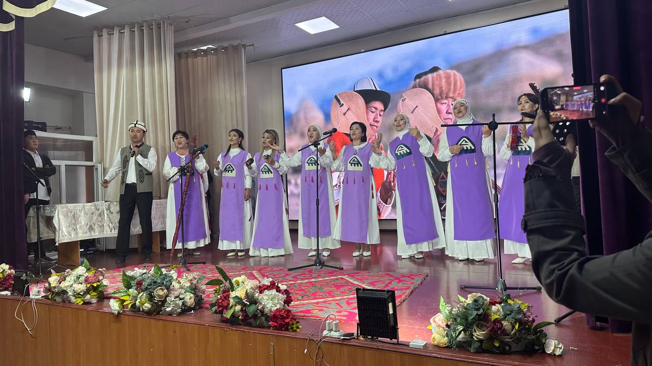 photo_5272015770105876819_y