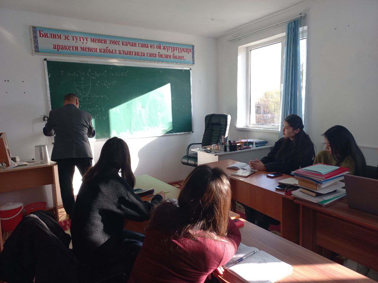 photo_5273759617022365481_y