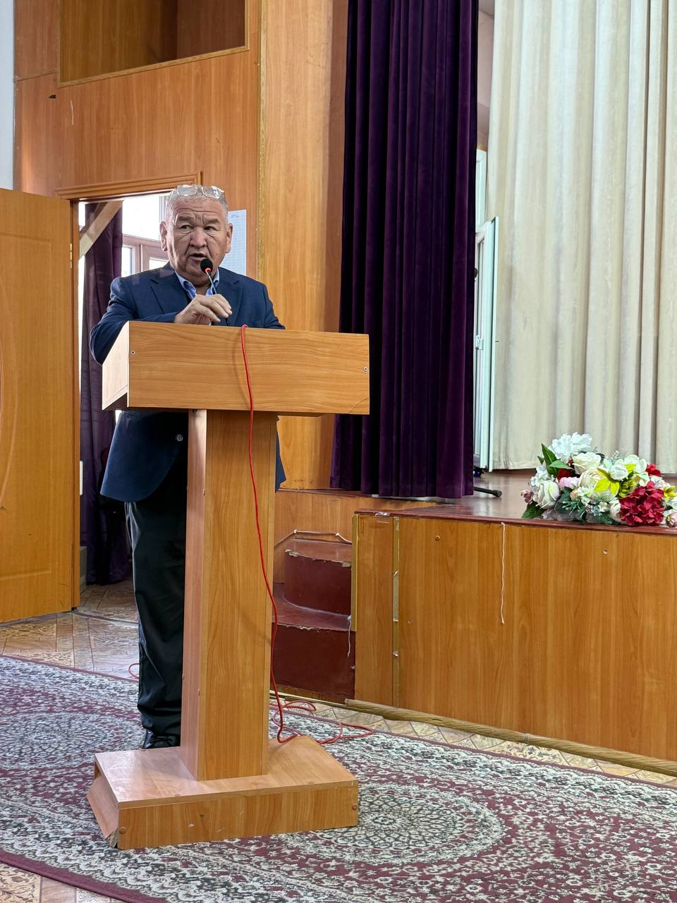 photo_5278231708769652388_y